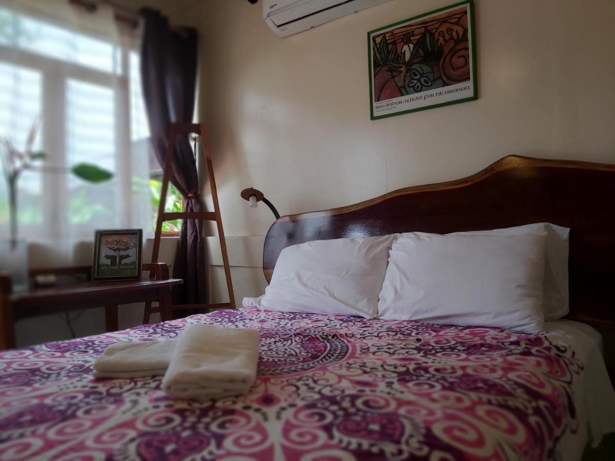 Casa Benjamin Linder Hotel มานากัว ภายนอก รูปภาพ