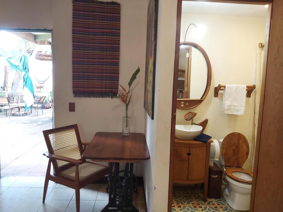 Casa Benjamin Linder Hotel มานากัว ภายนอก รูปภาพ