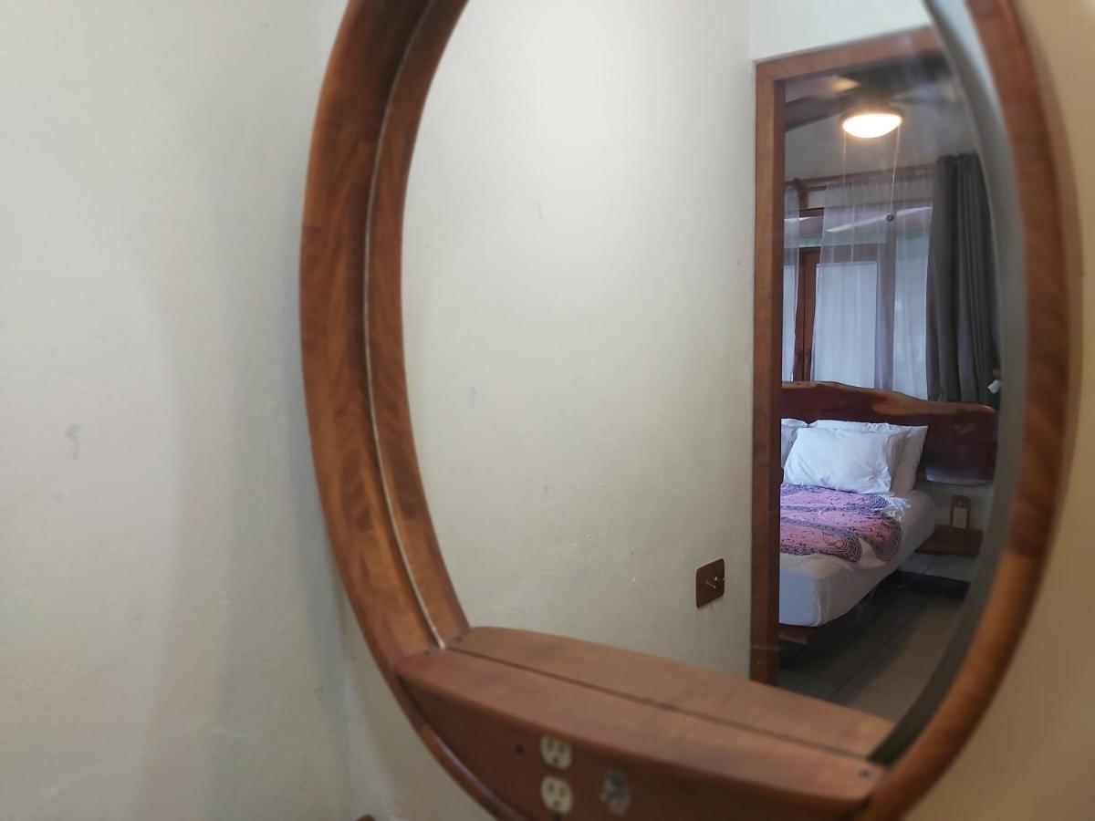 Casa Benjamin Linder Hotel มานากัว ภายนอก รูปภาพ