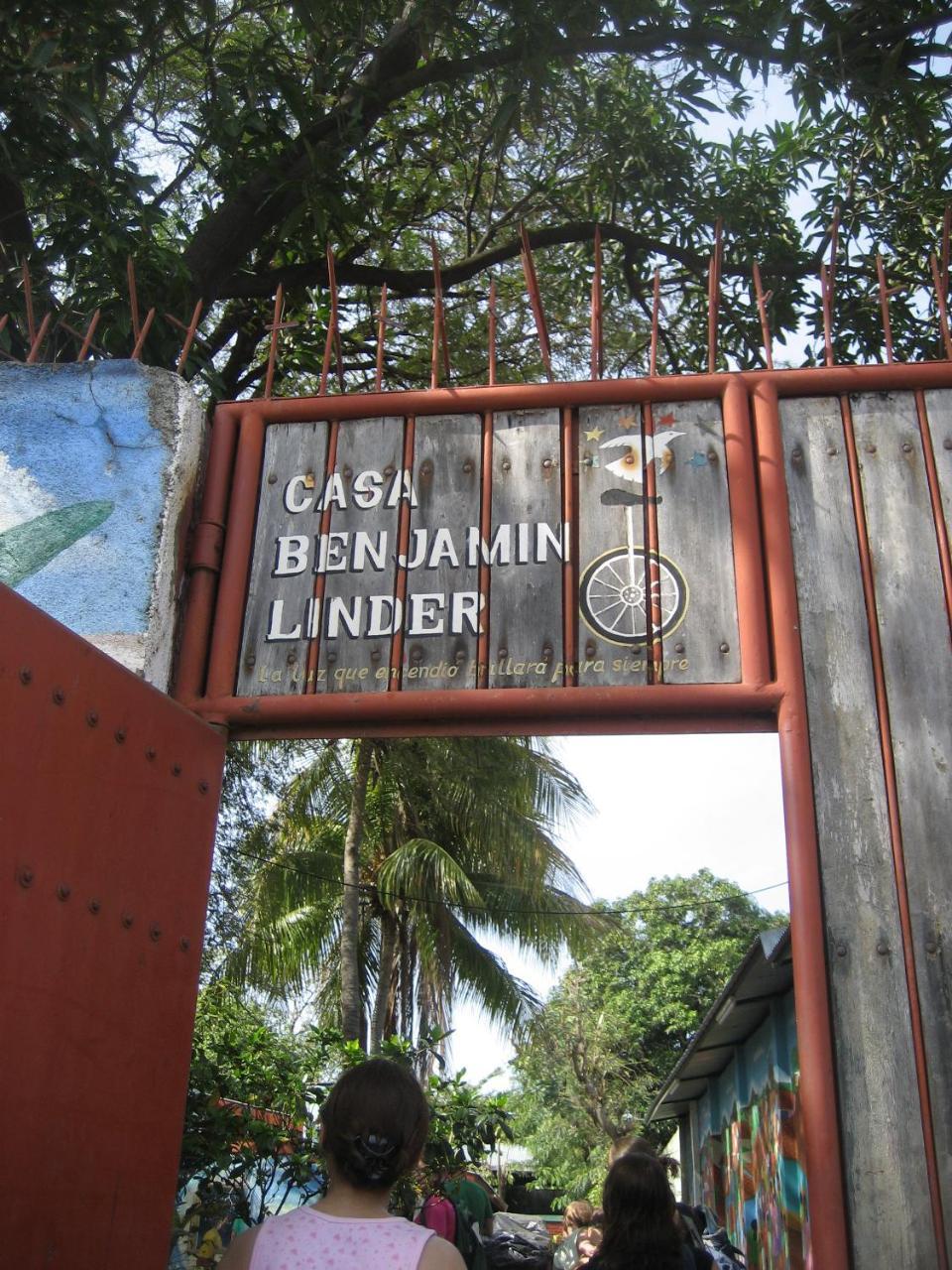 Casa Benjamin Linder Hotel มานากัว ภายนอก รูปภาพ